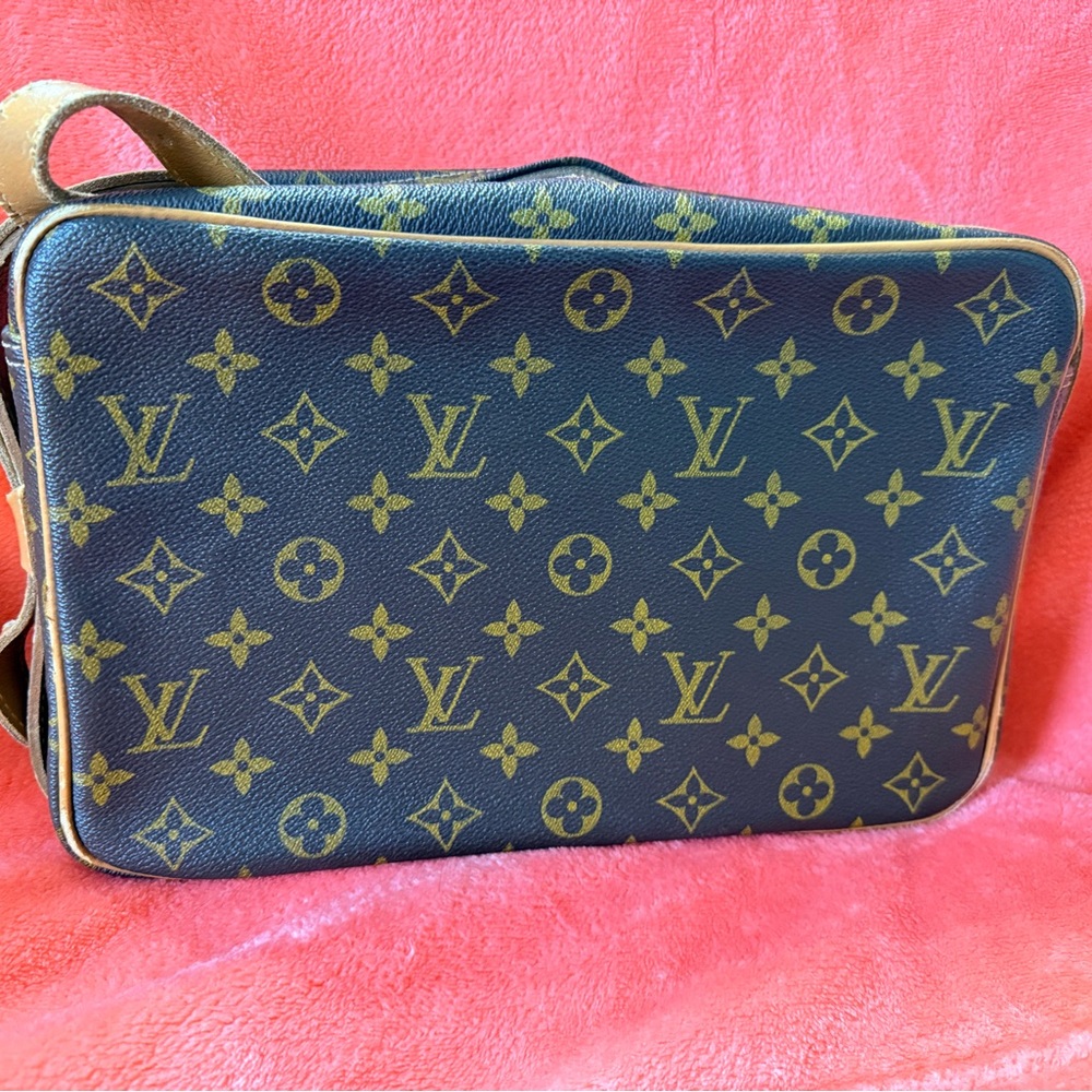 Vintage Louis Vuitton Crossbody Purse - Picture 4 of 16